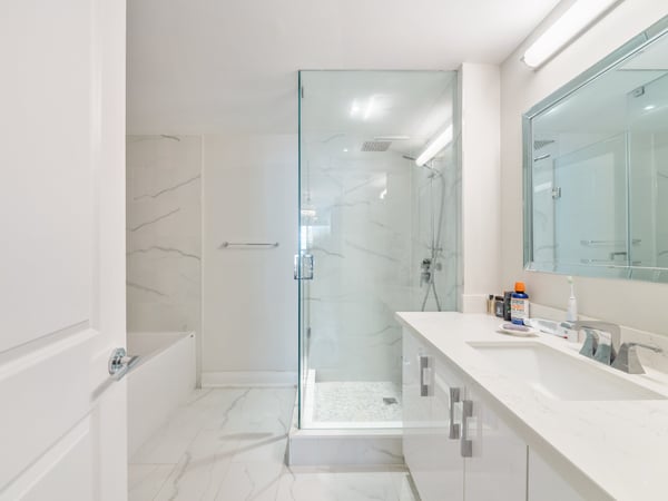 2511 Bloor St W #305, Toronto, ON