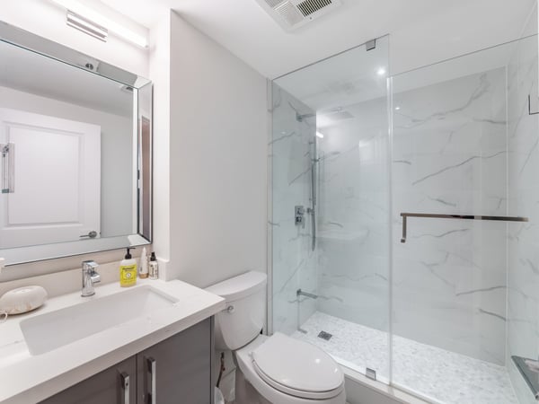 2511 Bloor St W #305, Toronto, ON
