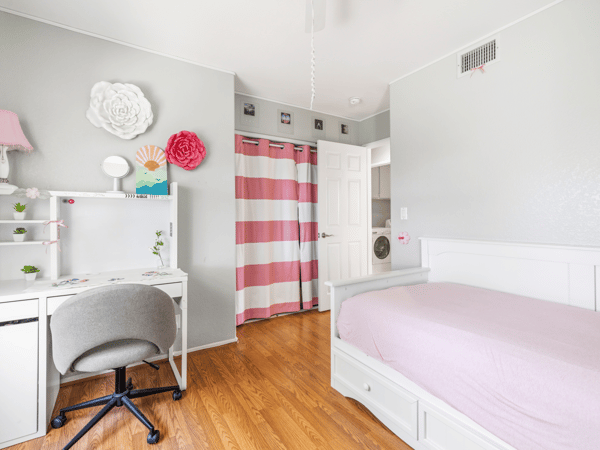 28033 Memory Lane, Valencia, CA