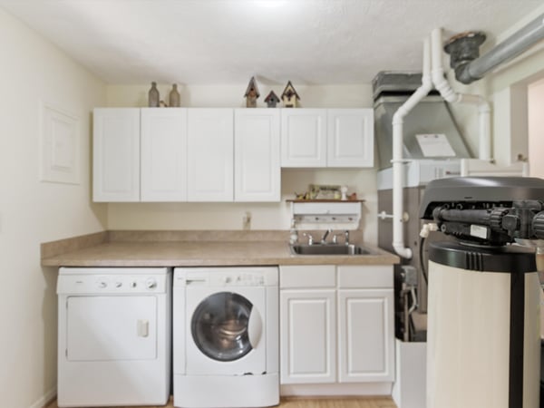 2452 Moore Place, Howell, MI