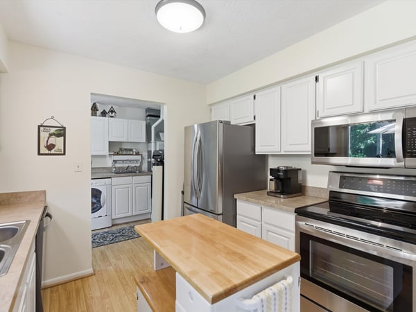 2452 Moore Place, Howell, MI