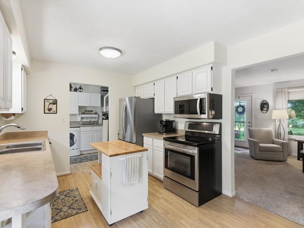 2452 Moore Place, Howell, MI