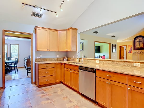 520 Summerhaven Dr, Debary, FL