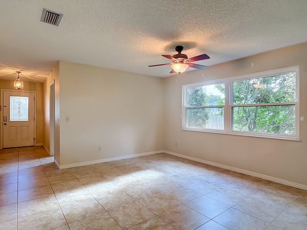 474 W Oakwood Ave, Orange City, FL