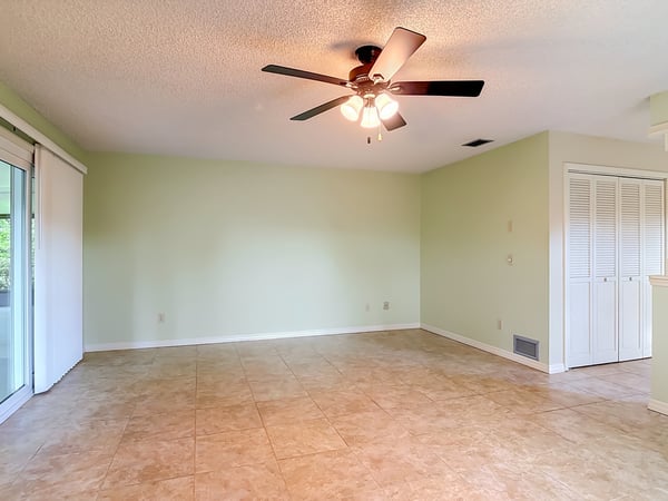 474 W Oakwood Ave, Orange City, FL