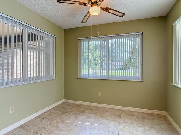 474 W Oakwood Ave, Orange City, FL