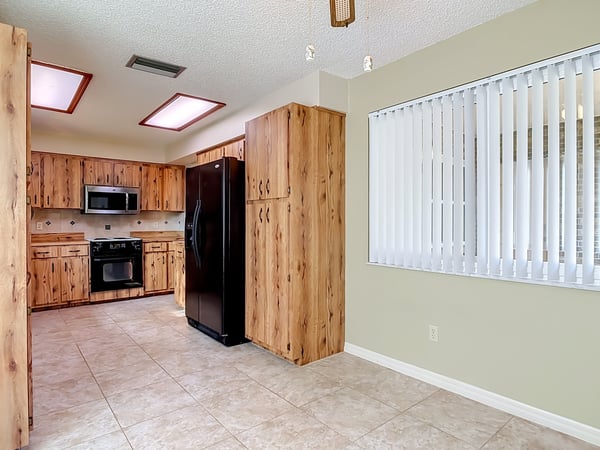 474 W Oakwood Ave, Orange City, FL