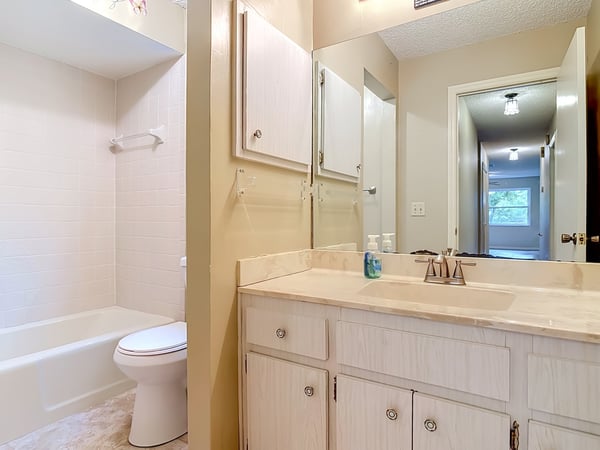 474 W Oakwood Ave, Orange City, FL