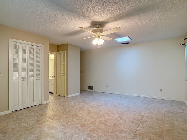 474 W Oakwood Ave, Orange City, FL