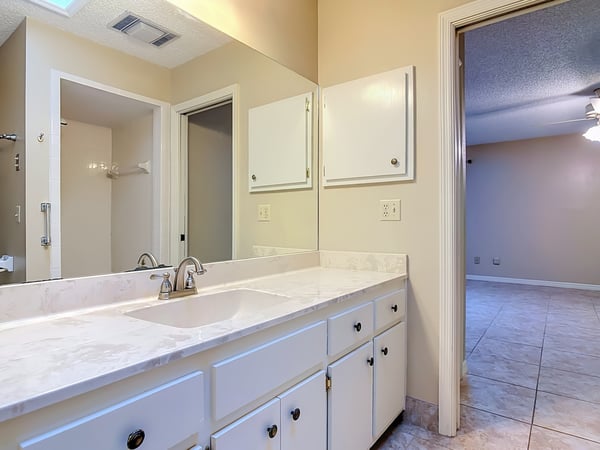 474 W Oakwood Ave, Orange City, FL