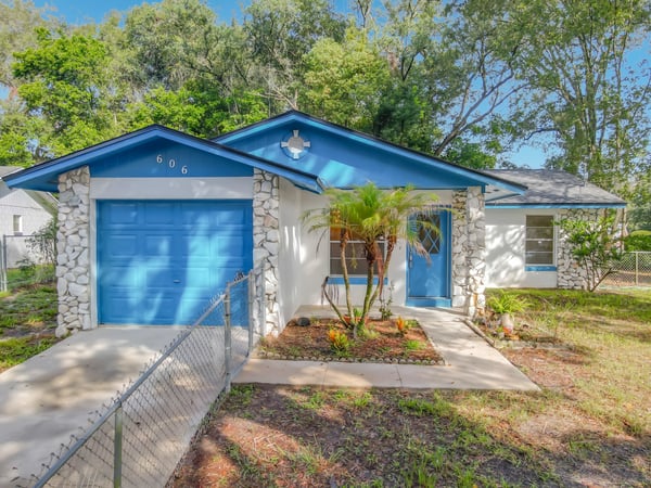 606 W TALL PINE, Deland, FL