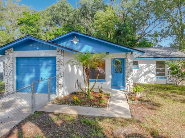 606 W TALL PINE, Deland, FL