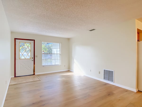 606 W TALL PINE, Deland, FL