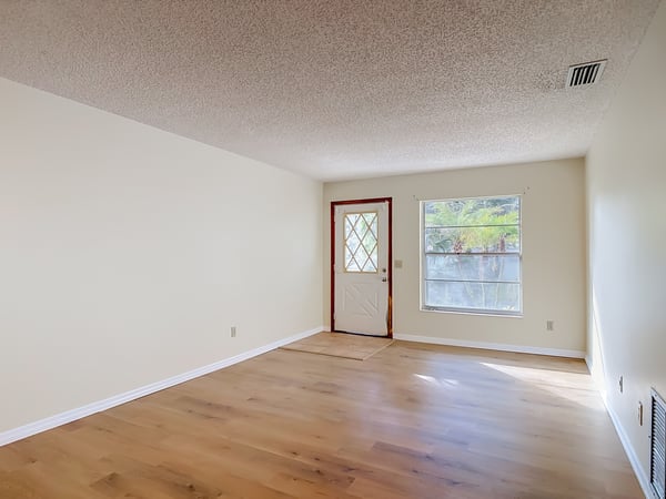606 W TALL PINE, Deland, FL