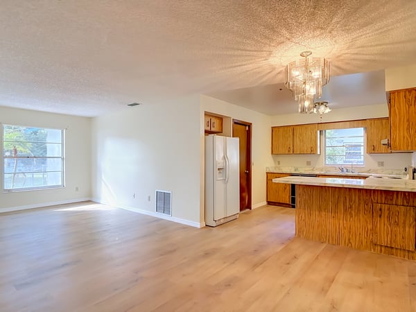 606 W TALL PINE, Deland, FL