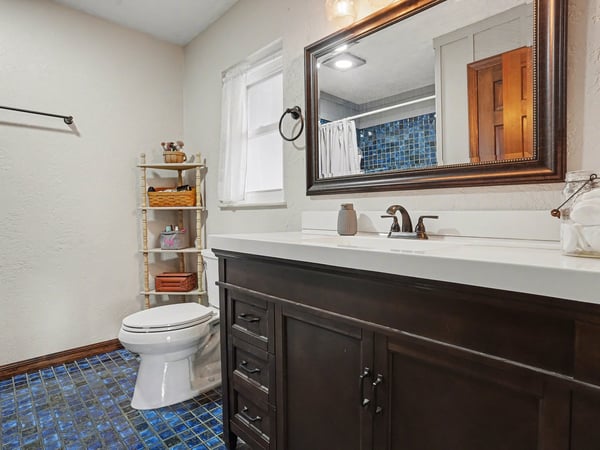 The Master Bedroom's ensuite bathroom.