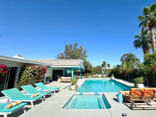 999 E Via Escuela, Palm Springs, CA