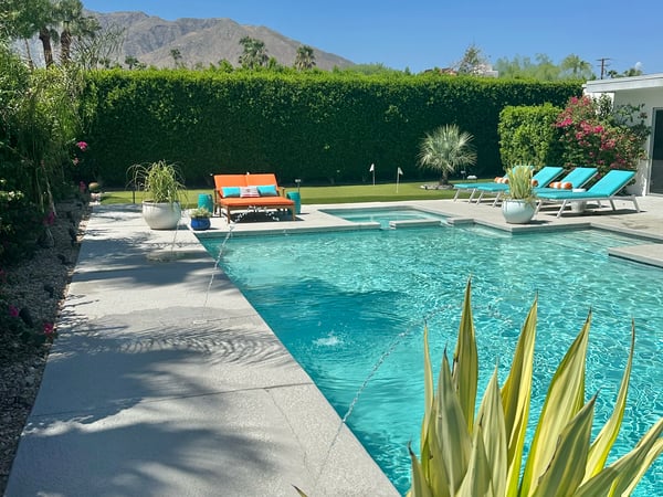 999 E Via Escuela, Palm Springs, CA