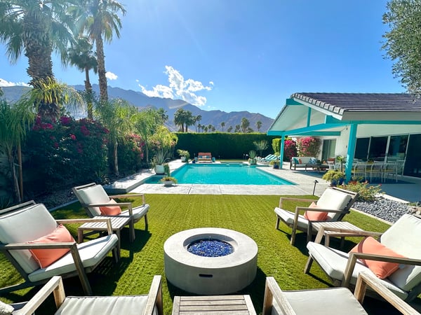 999 E Via Escuela, Palm Springs, CA