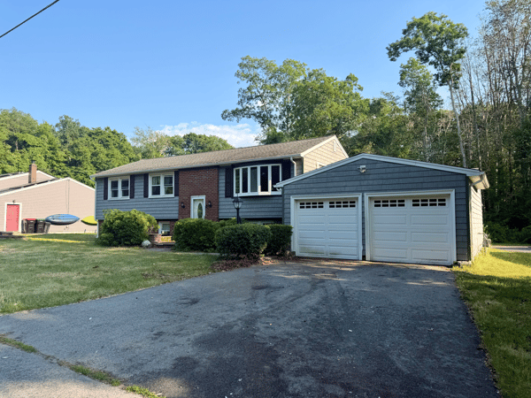 7 Keith Dr, Westport, MA