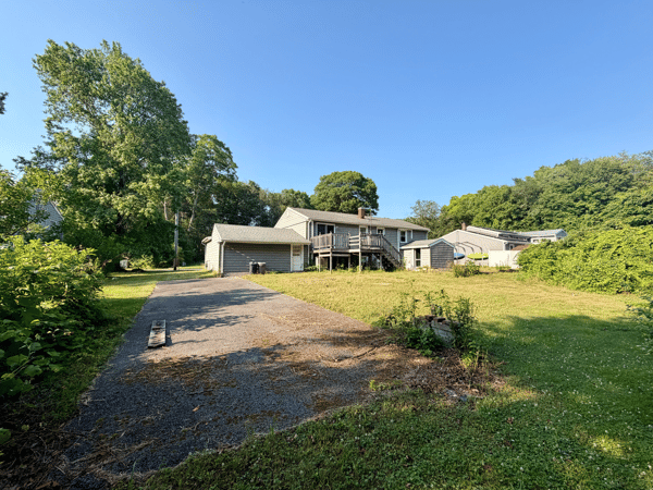 7 Keith Dr, Westport, MA