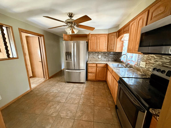 7 Keith Dr, Westport, MA