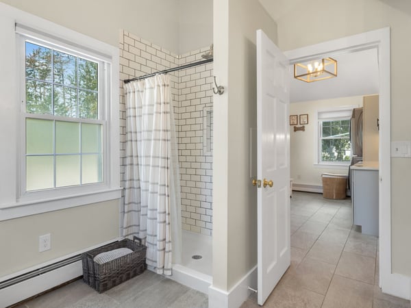 333 Winnacunnet Rd., Hampton, NH