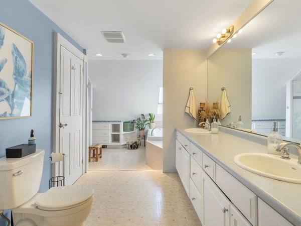 333 Winnacunnet Rd., Hampton, NH