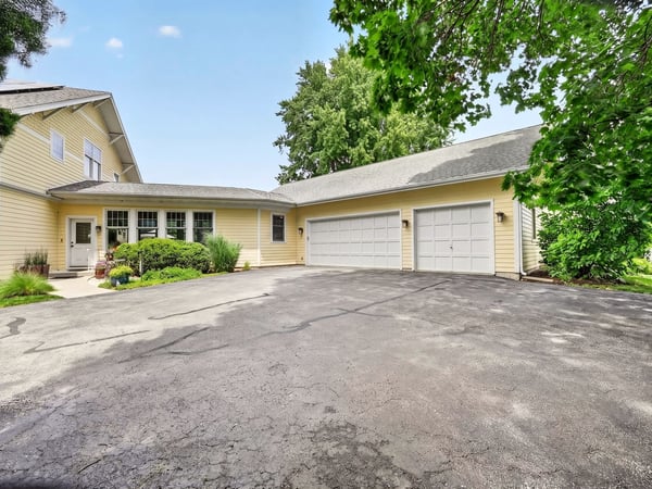 726 Somonauk St, Sycamore, IL
