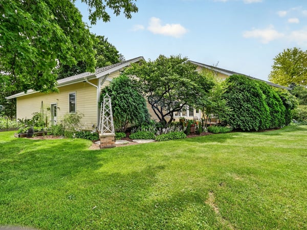 726 Somonauk St, Sycamore, IL