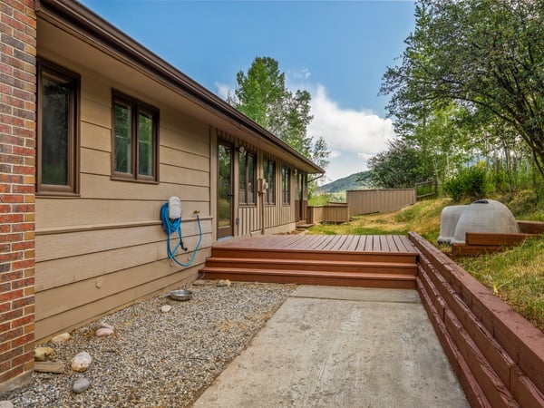 Fenced Yards for Pets
