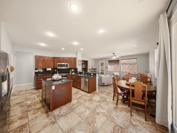 3250 W Ave K1, Lancaster, CA