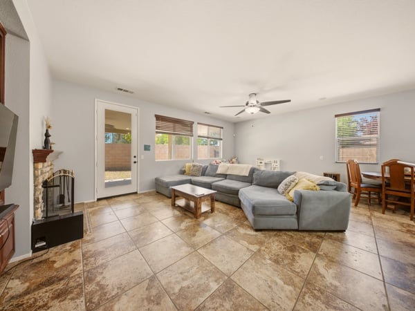 3250 W Ave K1, Lancaster, CA