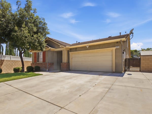 3250 W Ave K1, Lancaster, CA