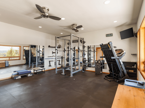 15000 Shoreline Drive, Weed, CA