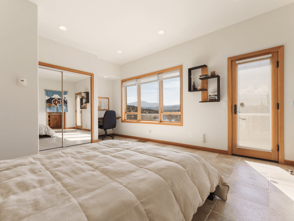 15000 Shoreline Drive, Weed, CA