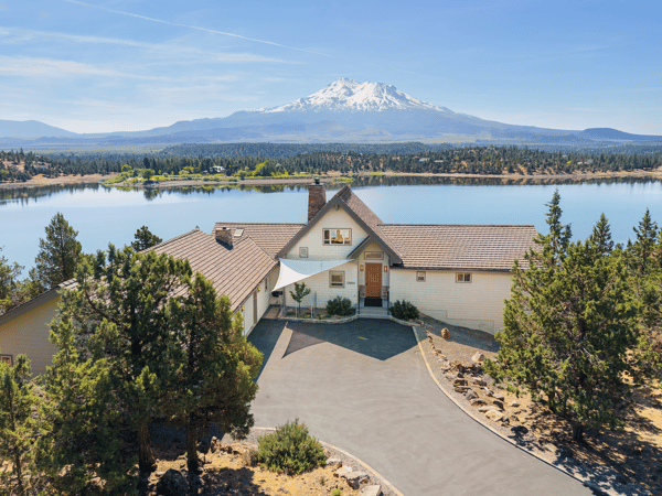 15000 Shoreline Drive, Weed, CA