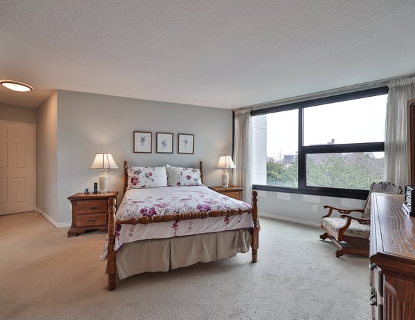 1300 Bloor Street #404, Mississauga, ON