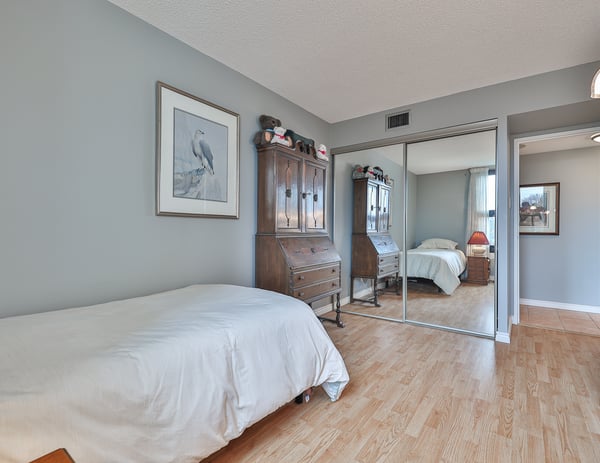 1300 Bloor Street #404, Mississauga, ON