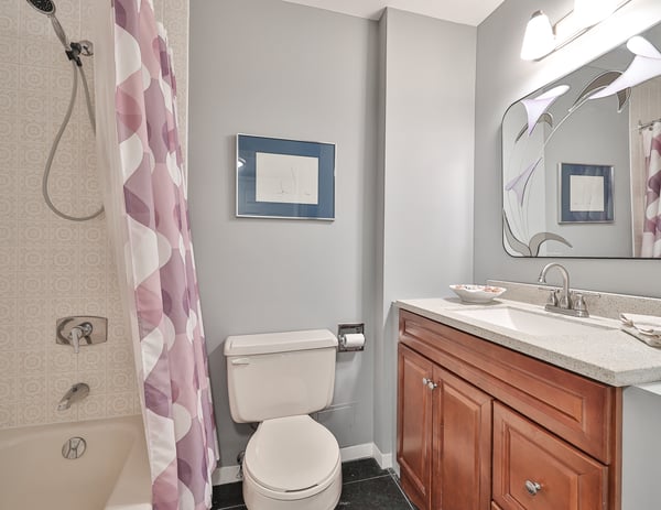 1300 Bloor Street #404, Mississauga, ON